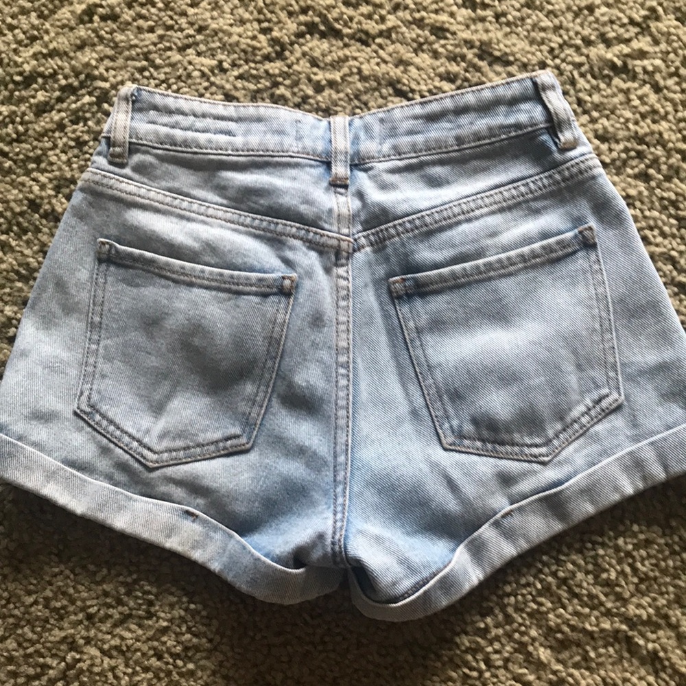 Shorts - Picture 3 of 3